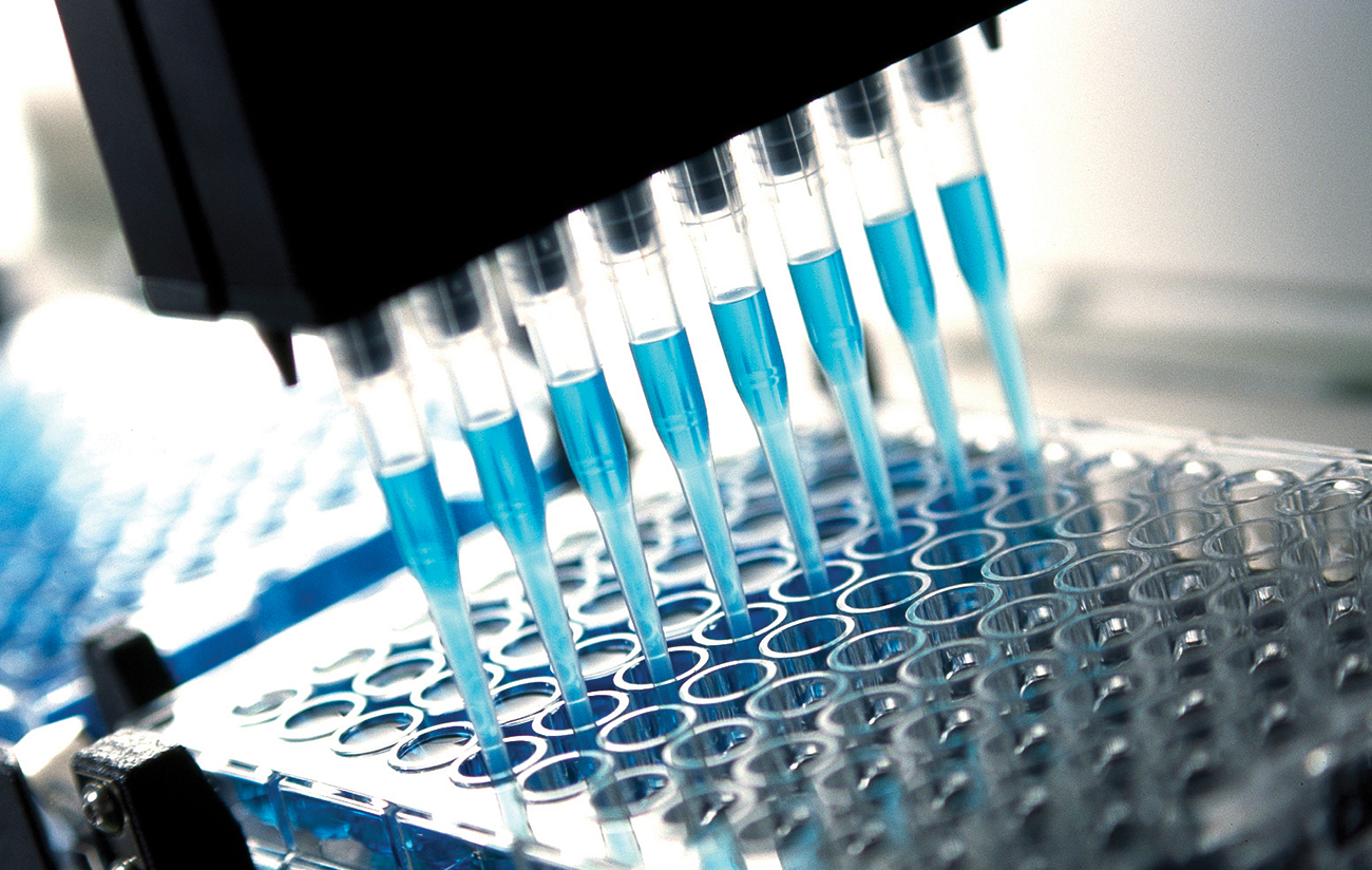 Robotic pipette with test tubes