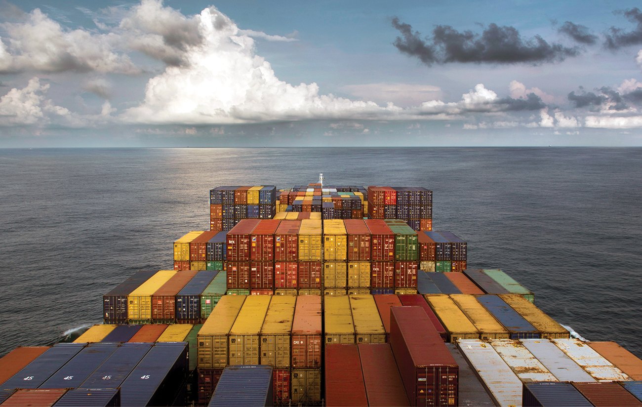 Container Ship Sailling