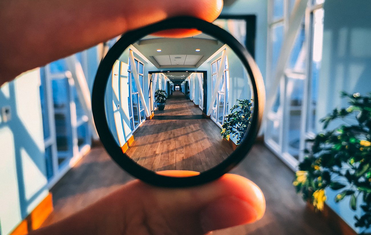 Forensics-focus-magnifying-glass